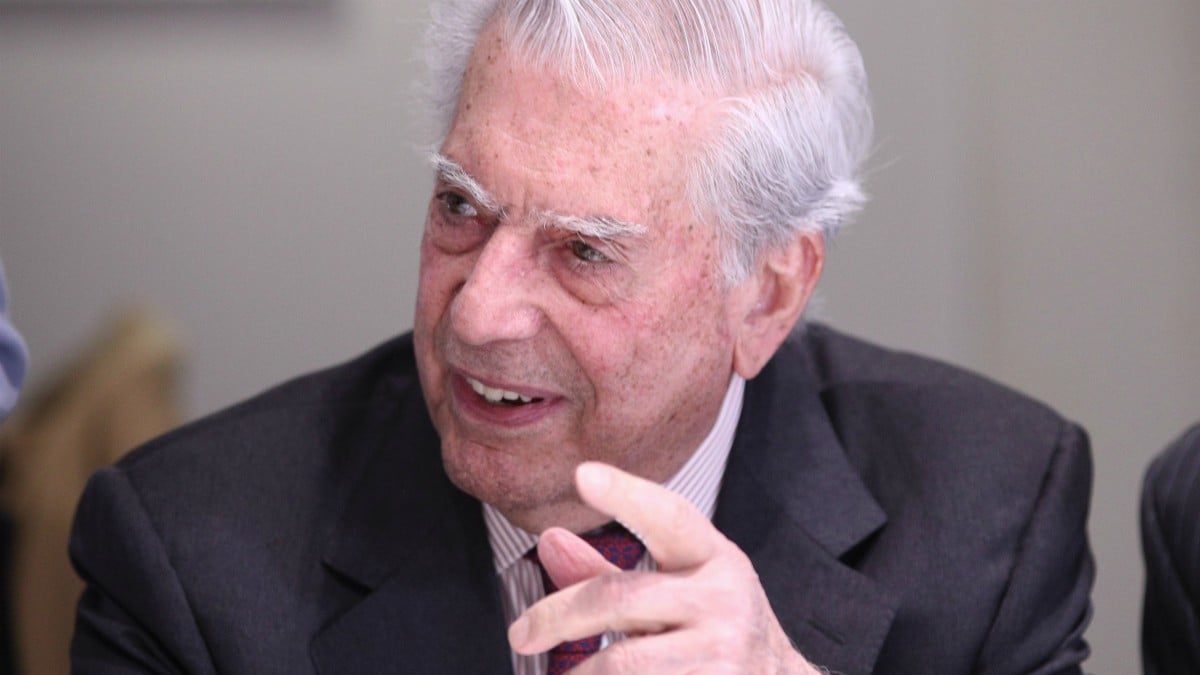 Vargas Llosa encabez a un manifiesto contra el autoritarismo de los gobienro con la excusa de la pandemia.