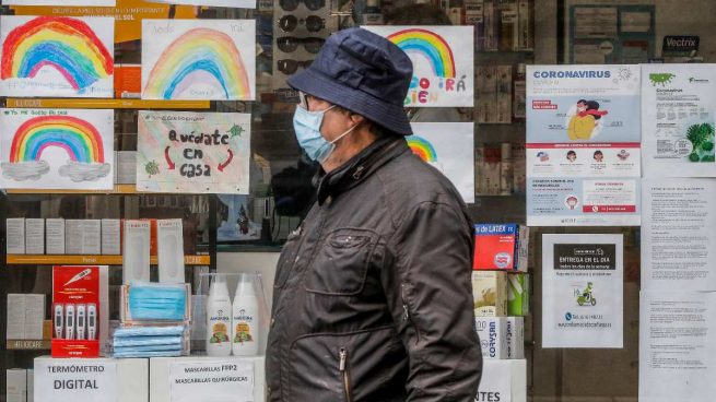 Las mascarillas no costarán desde hoy más de 0,96 euros pese a las críticas de las farmacias