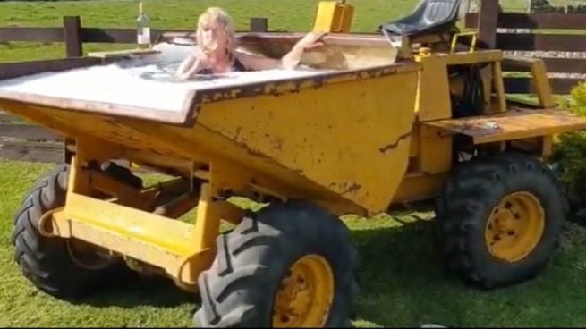 YouTube: Convierte un dumper en un spa casero para pasar en confinamiento