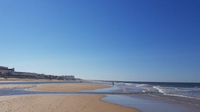 La playa de Matalascañas está abierta para los paseos de los menores