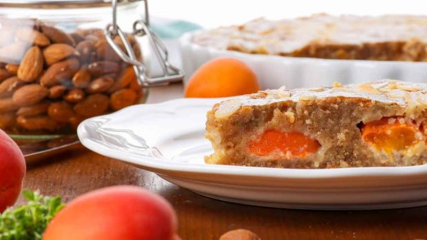 Pastel de chocolate y albaricoque