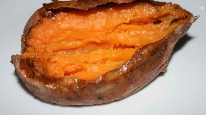 Boniato relleno de salmón ahumado