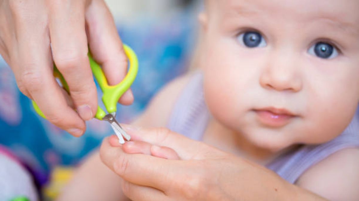 Cómo cortar las uñas al bebé paso a paso
