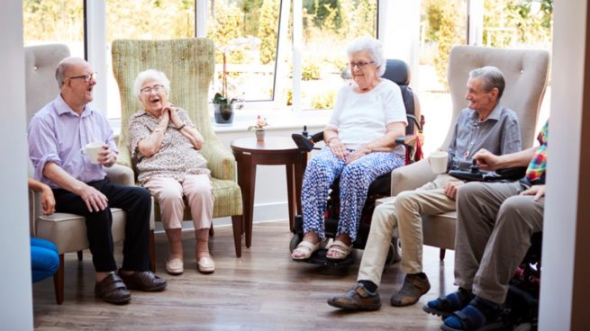 Hasta el fin de la desescalada no abrirán los centros de mayores