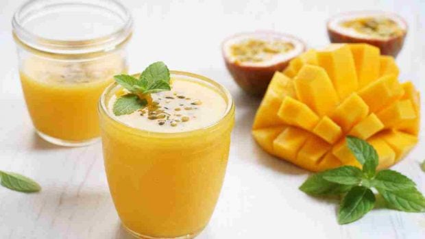 Batido de mango, piña y menta