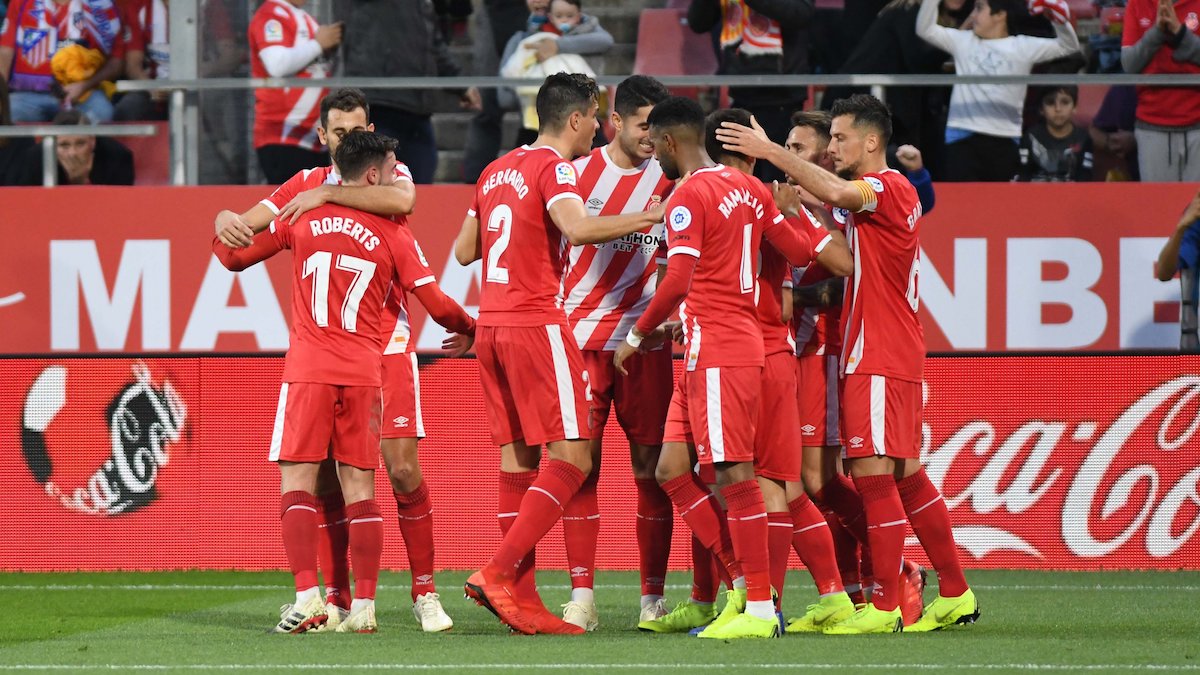 Los jugadores del Girona celebran un gol durante un partido.