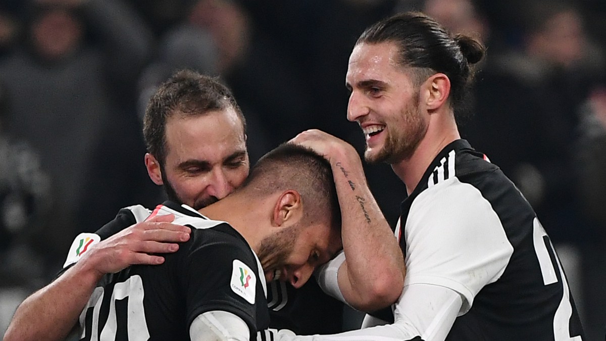 Higuaín y Rabiot celebran un gol de la Juventus. (AFP)