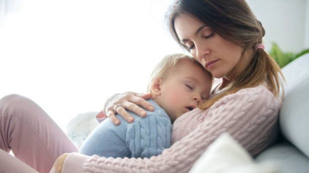 Cómo cambia el sueño de la madre después del nacimiento del bebé