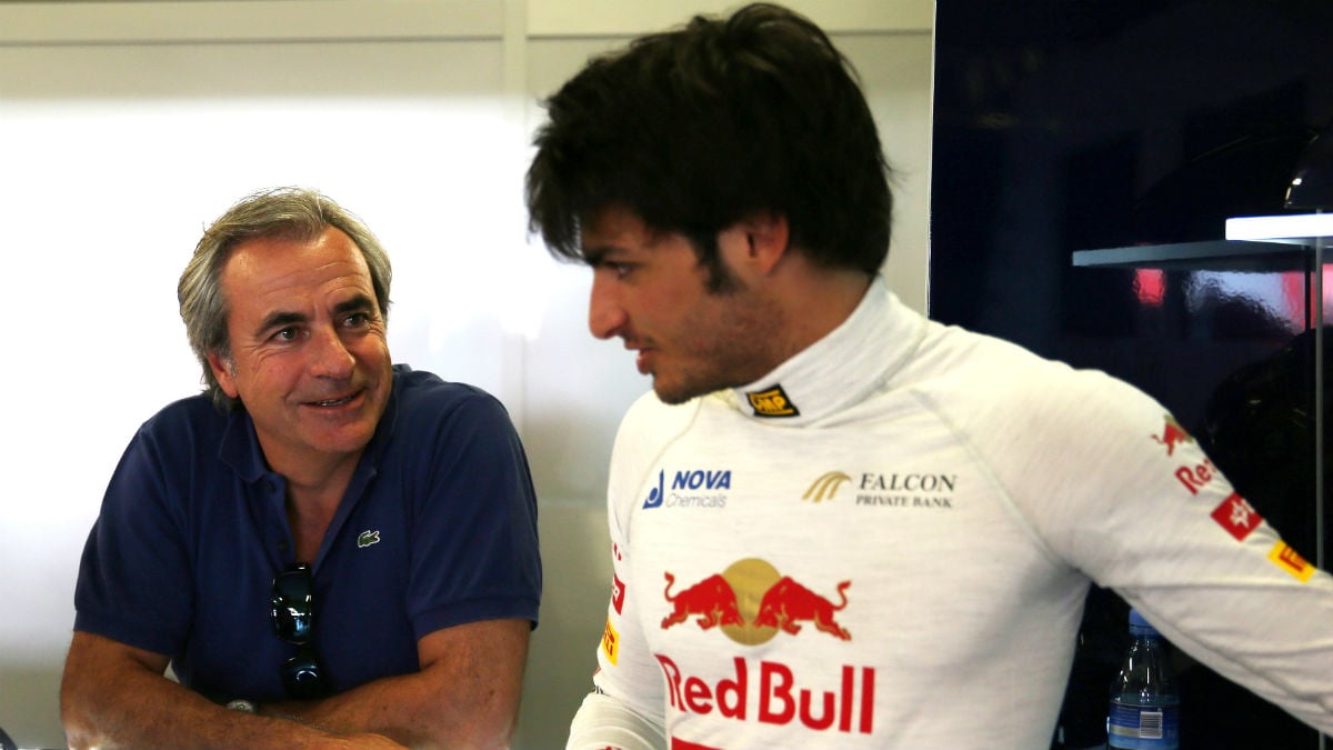 Carlos Sainz junto a su hijo. (Getty)