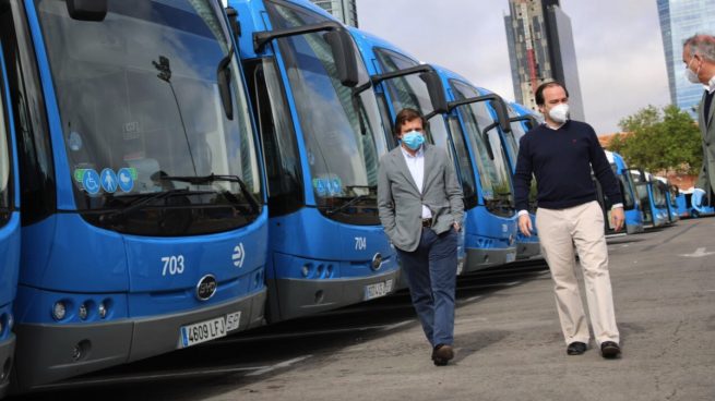 EMT autobuses gratis José Luis Martínez-Almeida y Borja Carabante. (Foto: Madrid)