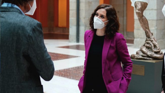 Isabel Díaz Ayuso con mascarilla. (Foto: Comunidad)