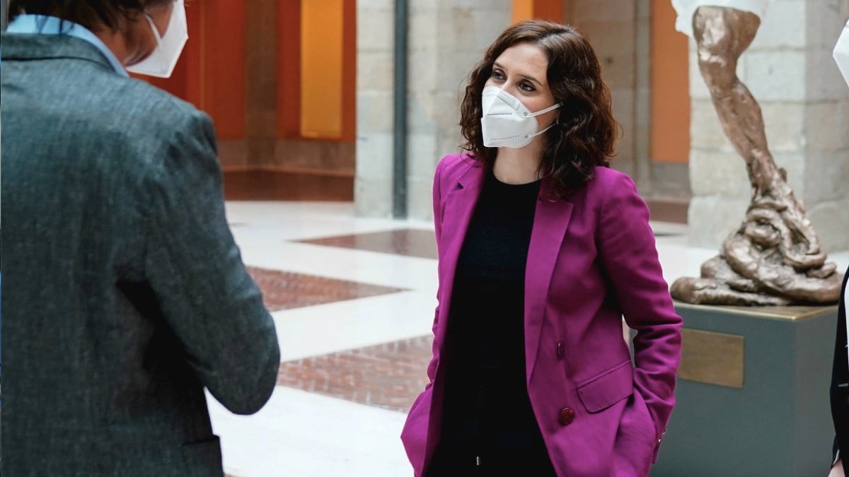 Isabel Díaz Ayuso con mascarilla. (Foto: Comunidad)