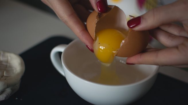 Bizcocho de claras de huevo, receta saludable y fácil de preparar