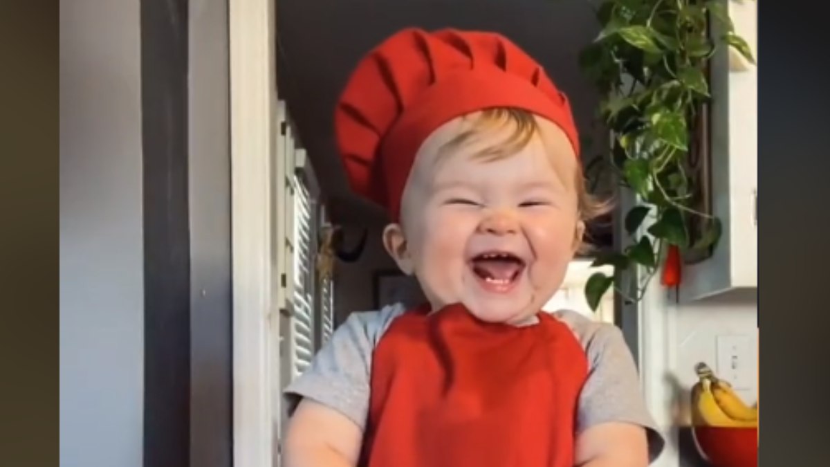 TikTok: El bebé chef que comparte recetas y conquista corazones