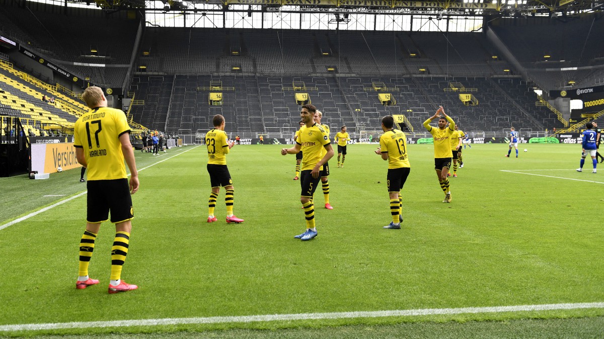 Los jugadores del Borussia Dortmund celebran un gol. (Getty)