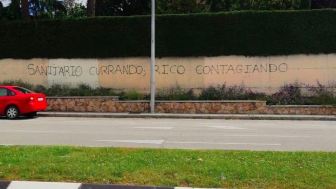 Podemos calla con los apoyos a etarras mientras señala como asesinos a los manifestantes contra Sánchez