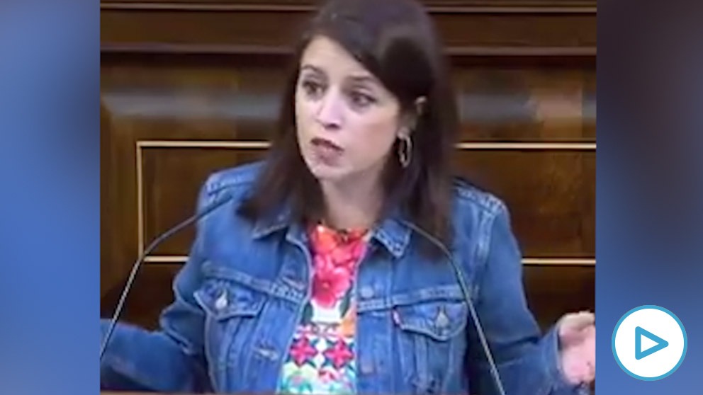 Adriana Lastra, portavoz parlamentaria socialista, en la sesión plenaria de hoy.