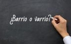 Cómo se escribe barrio o varrio