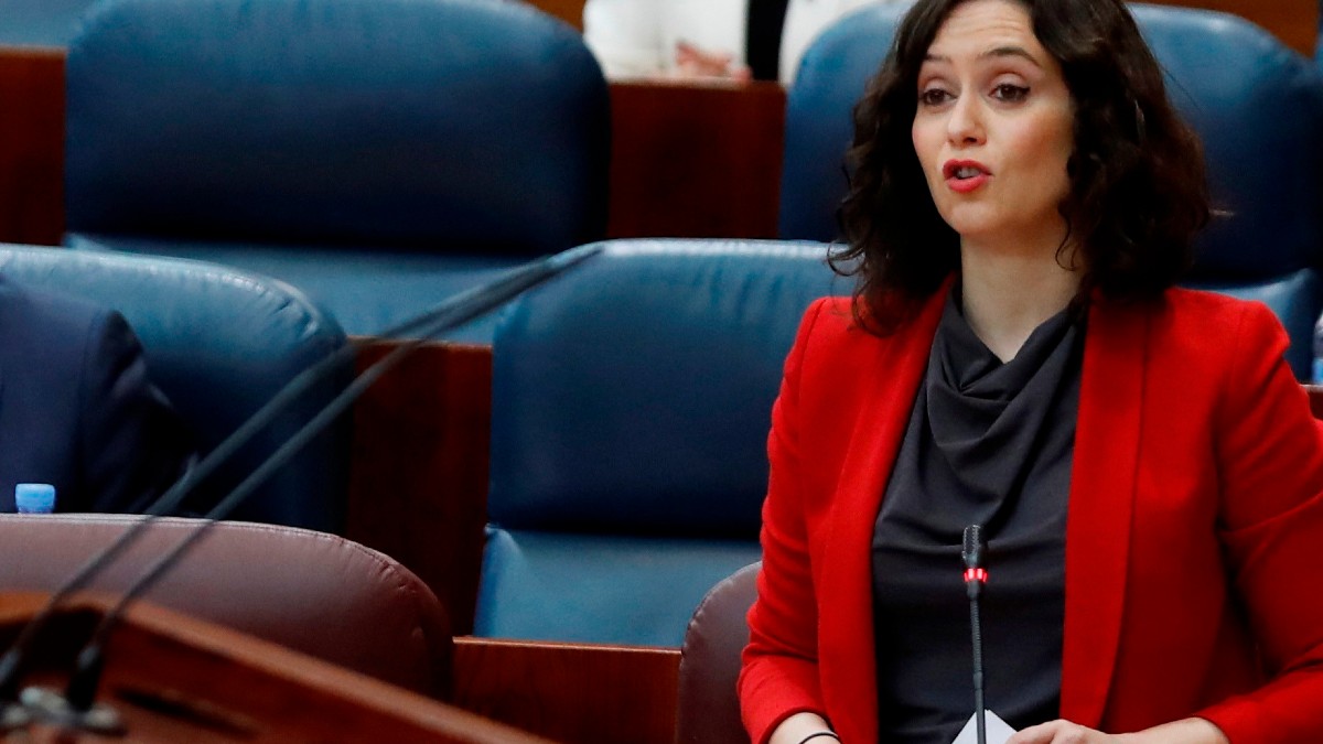 La presidenta de la Comunidad de Madrid, Isabel Díaz Ayuso, en el Pleno de la Asamblea de Madrid