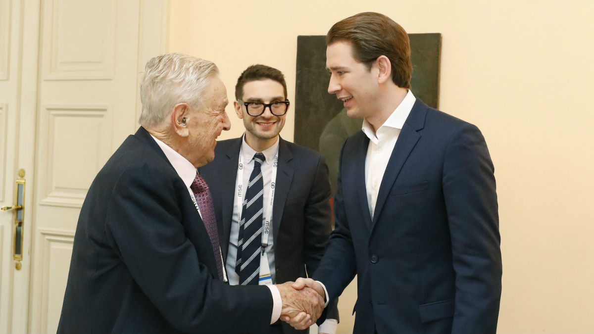 George Soros saluda al canciller austriaco Sebastian Kurz