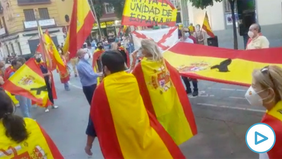 Sexta manifestación en Sevilla contra Pedro Sánchez.