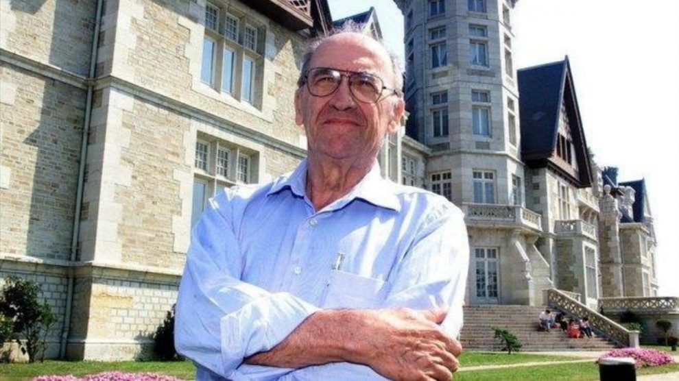 Miguel Artola, en Santander, en 2001. – (EFE / ESTEBAN COBO)