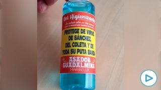Gel desinfectantes de un asador en Marbella.
