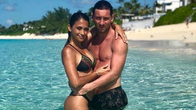 Antonella Roccuzzo y Messi, de vacaciones.