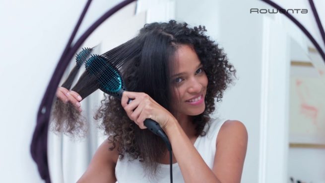 Este cepillo alisador te deja el pelo perfecto en unos segundos