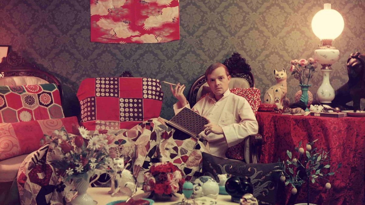 Truman Capote en su casa, 1958. Fotografía de Slim Aarons. Cortesía de Staley-Wise Gallery, Nueva York.