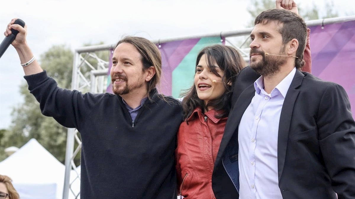 Pablo Iglesias, Isa Serra y Jesús Santos. (Foto: Europa Press)