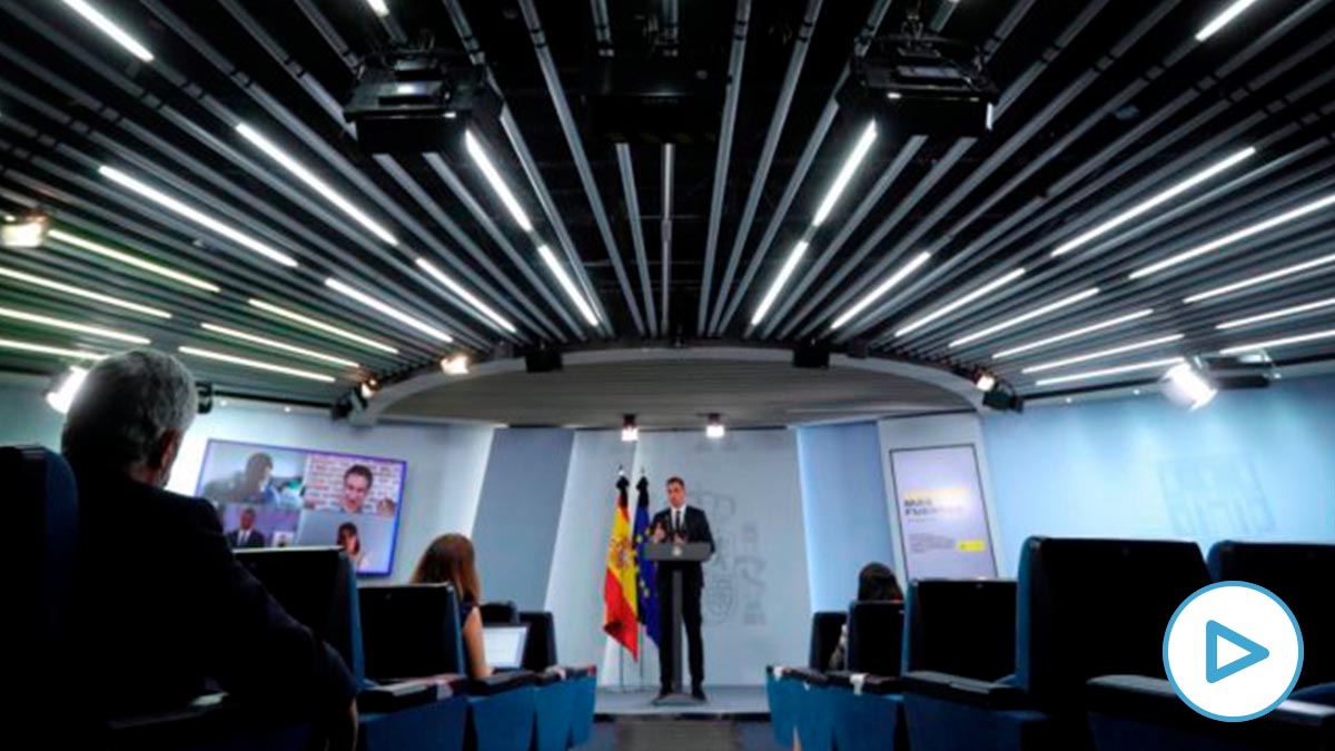 El presidente del Gobierno, Pedro Sánchez, comparece en rueda de prensa. (Foto: Moncloa)