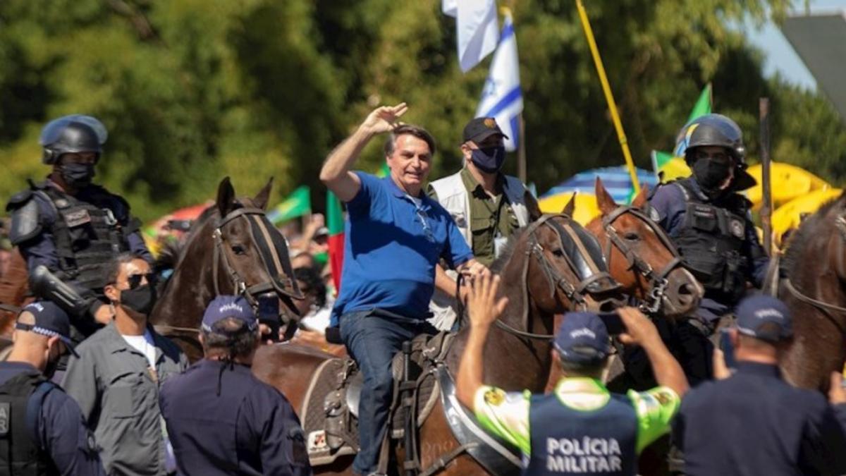 Jair Bolsonaro durante la concentración. Foto: AFP