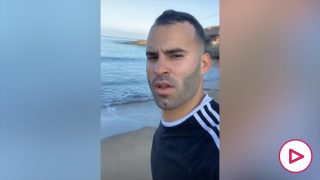 Jesé, haciendo deporte en la playa.