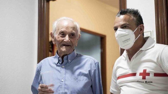 Un cordobés cumple 100 años en plena pandemia y es homenajeado