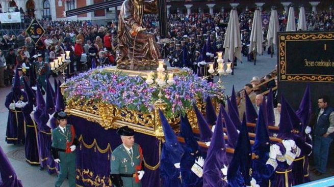 el obispo de Almería anuncia la cancelación de procesiones.