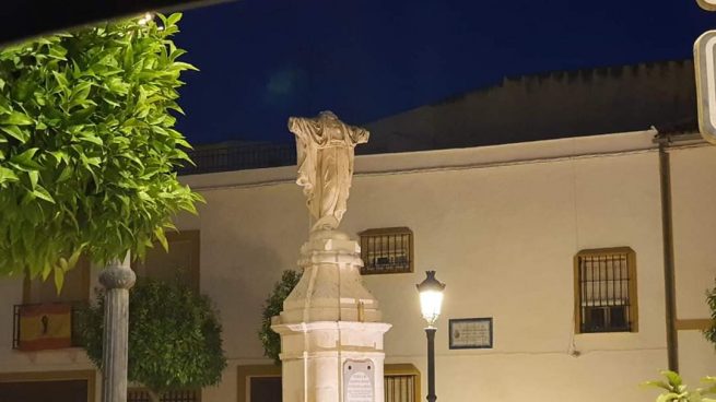 Vandalismo contra el Patrimonio y la fé: radicales destrozan el monumento al Sagrado Corazón de Jesús en La Roda