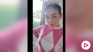 Georgina Rodríguez, disfrazada de Power Ranger rosa.
