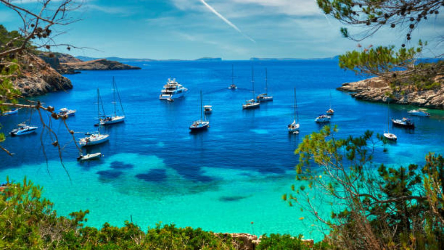 Cala Salada en Ibiza es una de las mejores calas de España