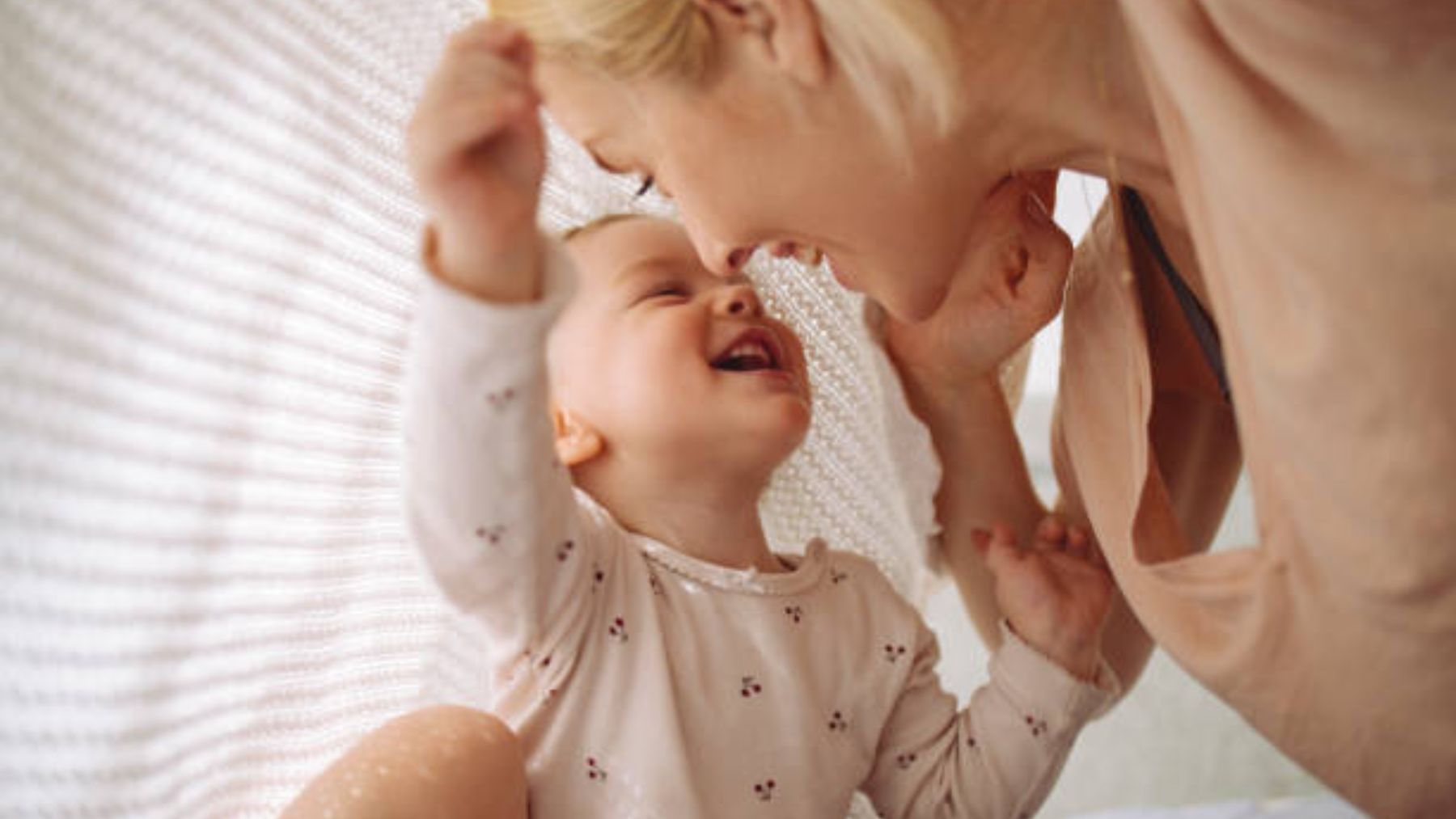 Un estudio revela que los bebé saben cuando les imitamos