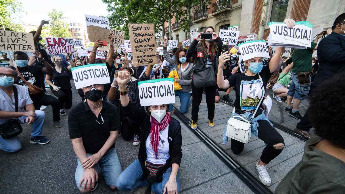 Concentración frente a la Embajada de EEUU por la muerte de George Floyd. Foto: EP