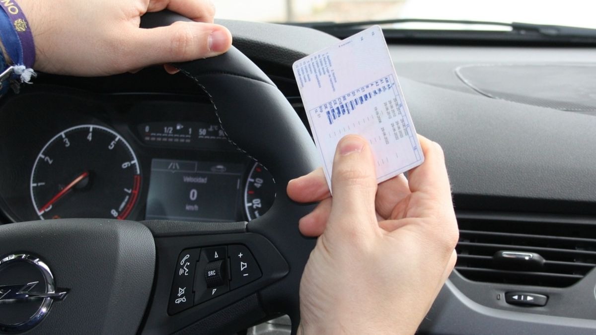 ¡Adiós Al Pago!  La Dgt Y La Renovación Gratuita Del Carnet - lgiriw0