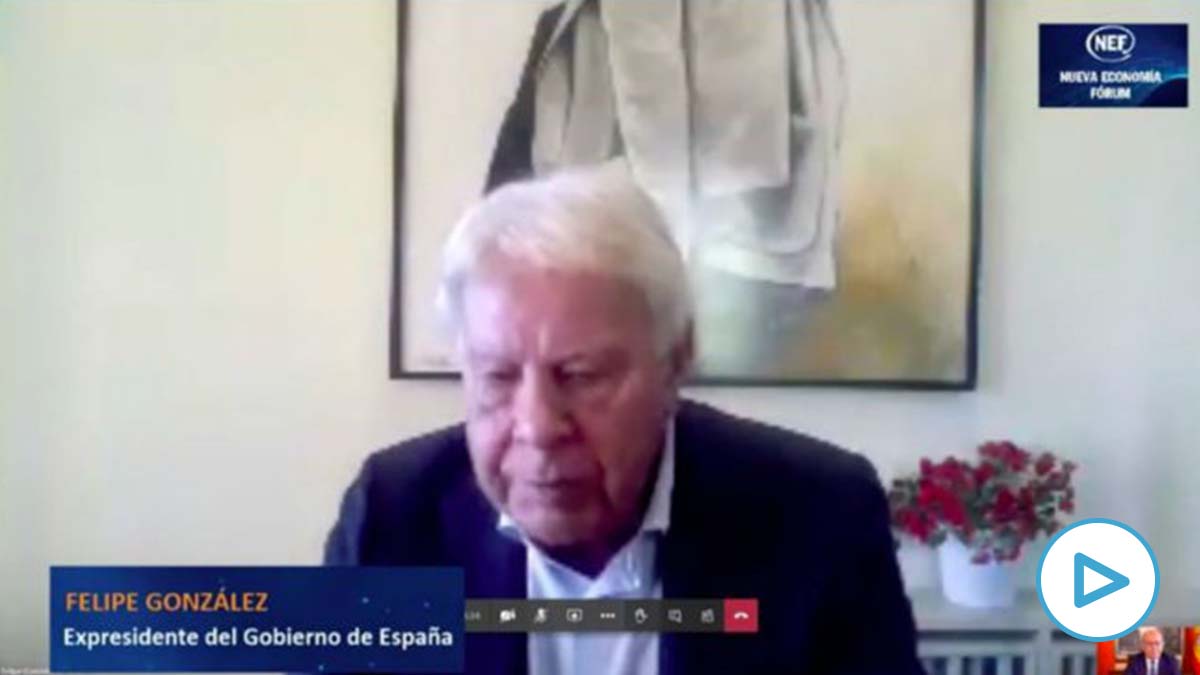 El expresidente del Gobierno, Felipe González, desde su lugar de confinamiento