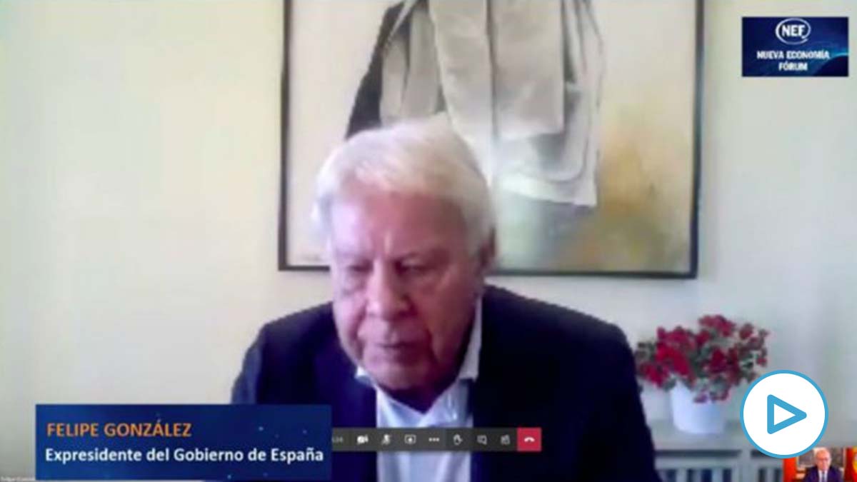 El expresidente del Gobierno, Felipe González, desde su lugar de confinamiento