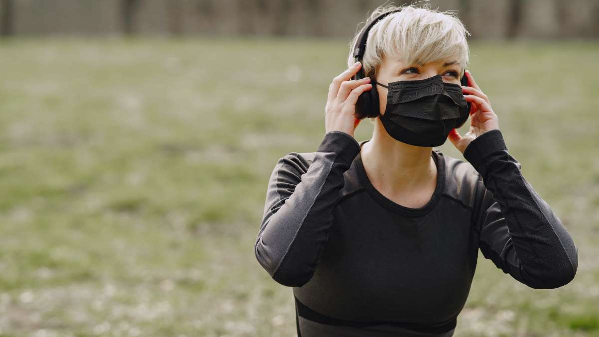 La mascarilla se ha convertido en un complemento imprescindible