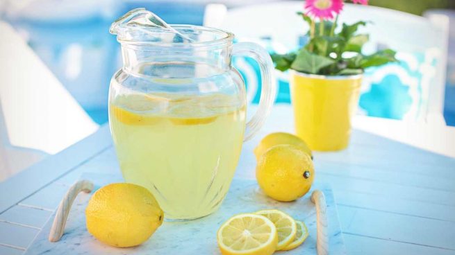 Limonada casera sin alcohol