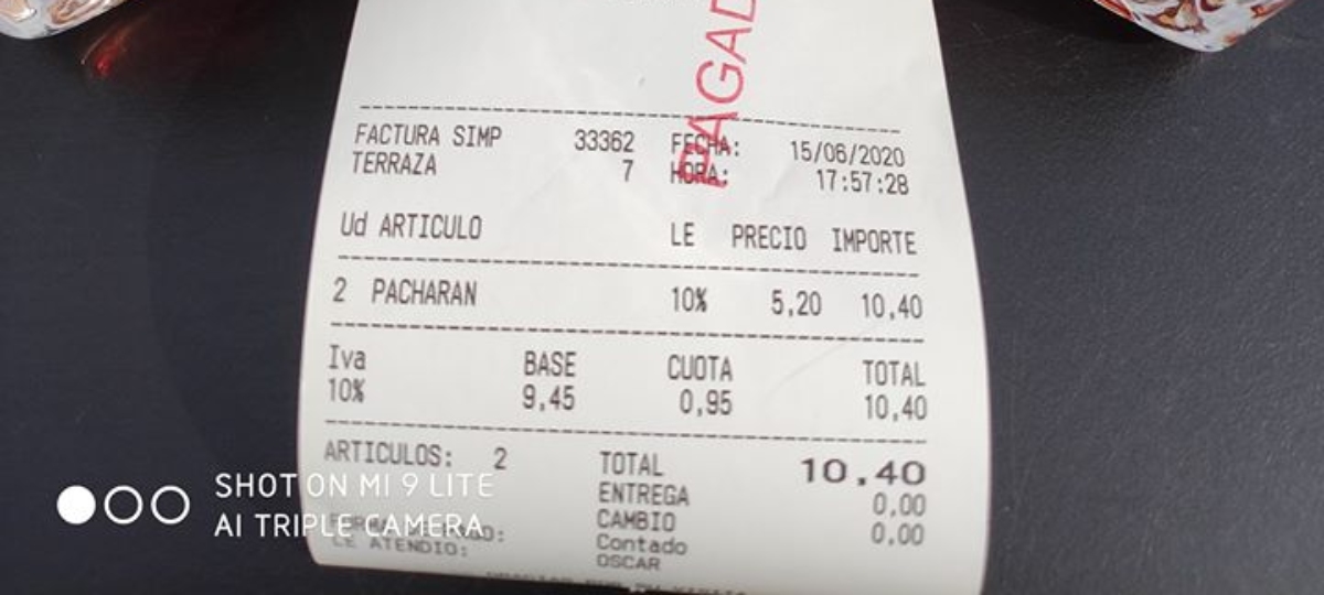 Facebook: Un bar de León cobra más de 10 euros por dos pacharán en plena fase 3