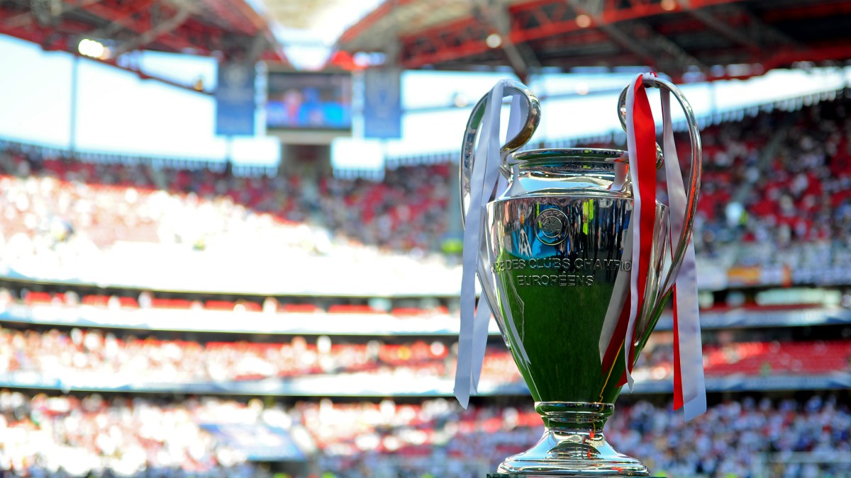 El trofeo de la Champions League en el Estadio da Luz de Lisboa. (Getty)
