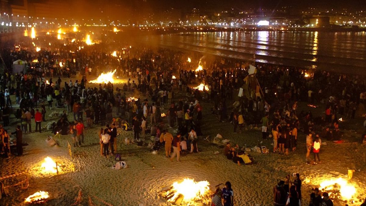 Las hogueras de San Juan son una de las celebraciones más bonitas del año