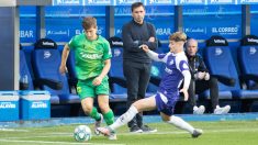 Una acción del encuentro que enfrentó a Alavés y Real Sociedad. (EFE)